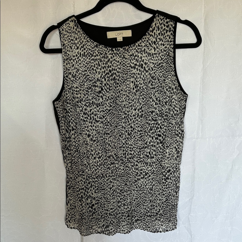 LOFT Black and White Dotted Print Sleeveless Tank. Size Small.